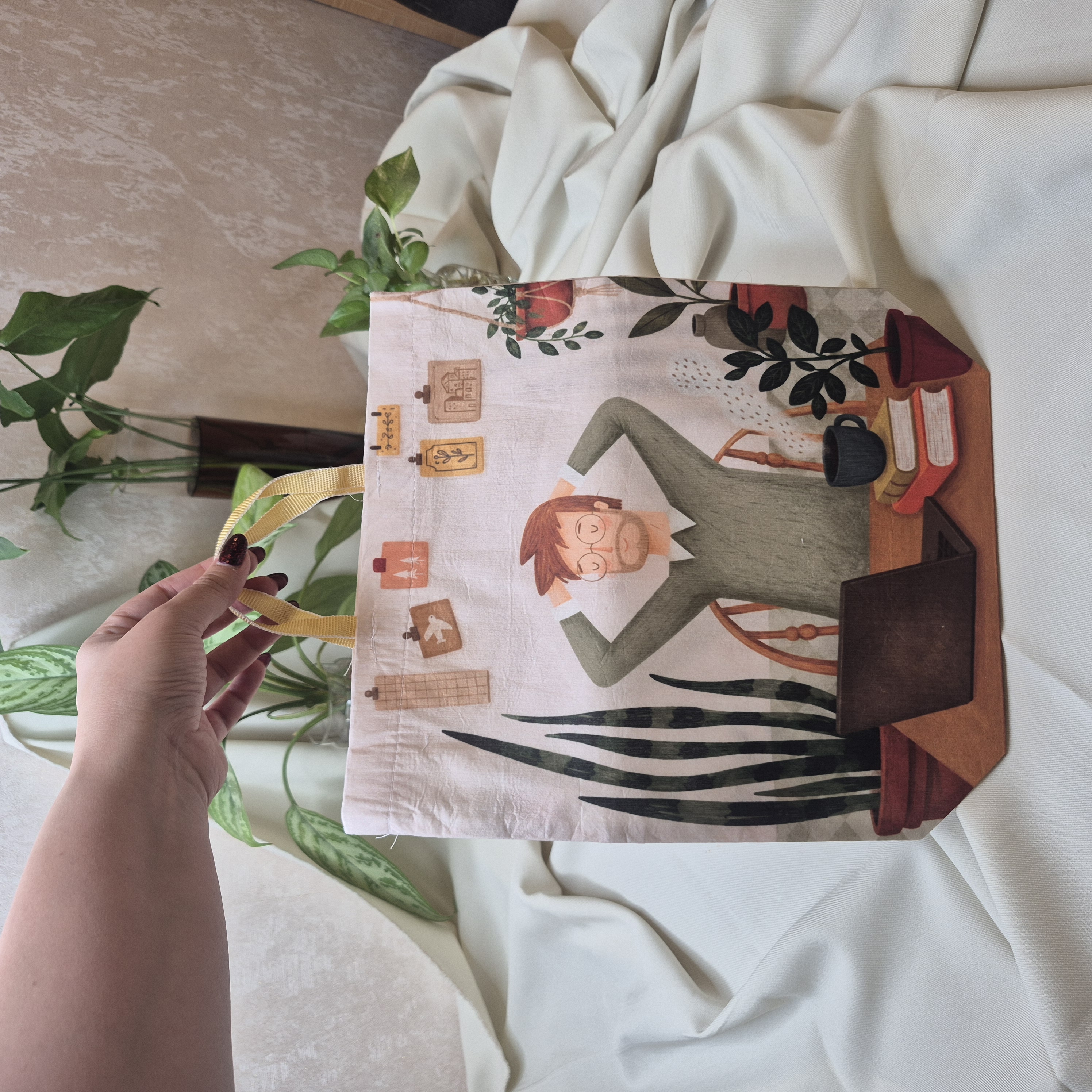 ساک پارچه‌ای ۳۰×40رح‌دار با دسته بند کفشی (توت بگ فانتزی)
